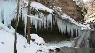 Водопады зимой - смотреть видео (4:27)