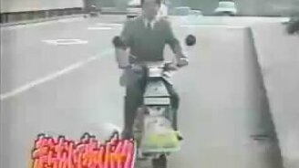 Ай да чудо-скутер! - смотреть видео (0:20)