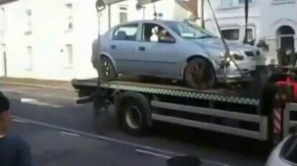 Соскочил с эвакуатора - смотреть видео (0:22)