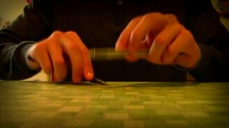 Как правильно пользоваться шариковыми ручками - смотреть видео (0:31)