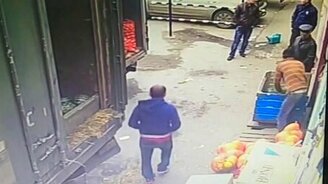 Неудача с выгрузкой арбуза - смотреть видео (0:16)