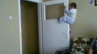 Маленький скалолаз - смотреть видео (1:43)