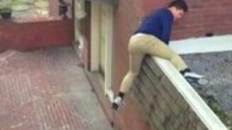 Горе-паркурщик - смотреть видео (0:45)