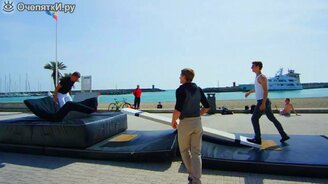 Захватывающие прыжки на качелях - смотреть видео (1:42)