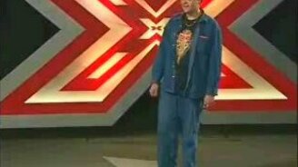 Поёт как Барби - смотреть видео (2:04)