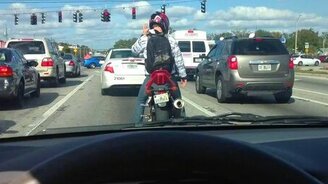 Как скрасить ожидание зелёного света - смотреть видео (0:43)