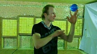 Контактное жонглирование шаром - смотреть видео (1:09)