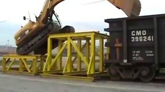 Искусство управления экскаватором - смотреть видео (2:12)