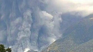 Извержение японского вулкана - смотреть видео (1:33)