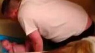 Папаню маманя застала в расплох - смотреть видео (0:22)