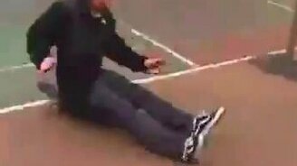 Классный трюк на скейтборде - смотреть видео (0:07)