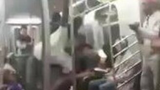 Если стало скучно во время поездки в метро... - смотреть видео (1:27)