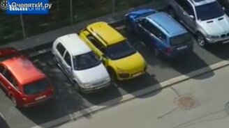 Феерическая женская парковка - смотреть видео (1:59)