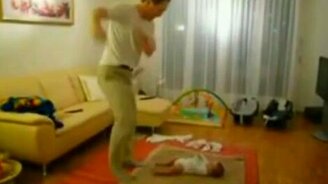 Смешной папаня - смотреть видео (0:41)