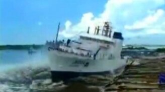 Удачные спуски кораблей на воду - смотреть видео (2:40)