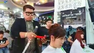 Парикмахер с катаной - смотреть видео (2:45)