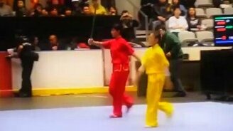 Женский поединок с копьём - смотреть видео (1:17)