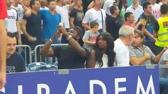 Девушка впервые на спортивном матче - смотреть видео (0:50)