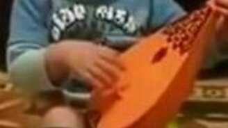 Юный рокер на горшке - смотреть видео (1:01)