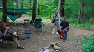 Летучая мышка атакует гитариста - смотреть видео (0:16)