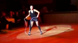 Виртуозное владение скакалкой - смотреть видео (3:42)