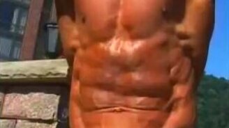 У него кто-то есть в животе? - смотреть видео (0:52)