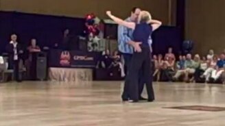 Грациозная танцевальная импровизация - смотреть видео (4:18)