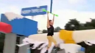 Смешные моменты жестокого спортшоу - смотреть видео (5:55)