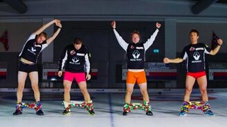 Одеваем штаны без рук - смотреть видео (1:37)