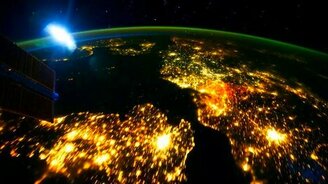 Какой видит Землю экипаж МКС - смотреть видео (1:55)