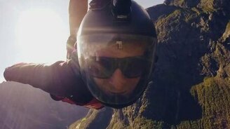 Непростой трюк в воздухе - смотреть видео (3:37)