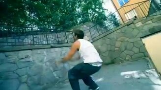 Трюки от лучших паркурщиков - смотреть видео (5:30)