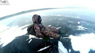 Катание на стуле по льду - смотреть видео (1:44)