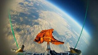 Отправка отбивной в космос - смотреть видео (1:42)