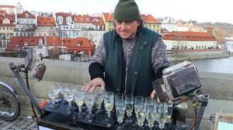 Красивая игра на хрустальных бокалах - смотреть видео (6:20)