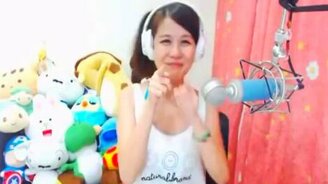 Смешная песня от азиатки - смотреть видео (2:40)