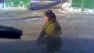 Солдат станцевал под Гангнам Стайл - смотреть видео (0:54)