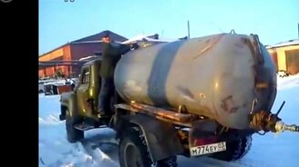 Сминаем огромные бочки и цистерны - смотреть видео (1:16)