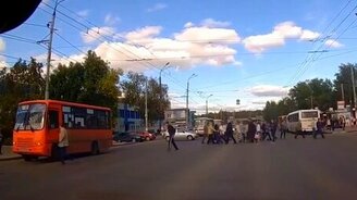 Когда дождался свою маршрутку - смотреть видео (0:38)