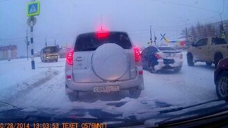 Суровый ПАЗик на дороге - смотреть видео (0:18)