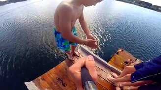 Не растерялся во время прыжка - смотреть видео (0:42)