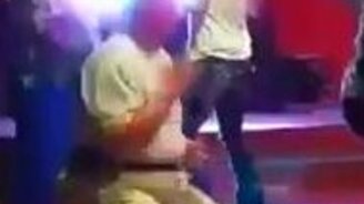 Пожилой энергичный танцор - смотреть видео (3:06)