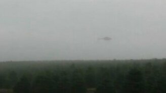 Ловкая погрузка ёлок вертолётом - смотреть видео (1:49)