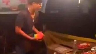 Ловкое владение пружинкой - смотреть видео (0:59)