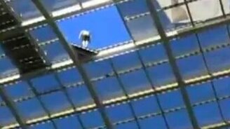 С крыши в бездну - смотреть видео (0:23)