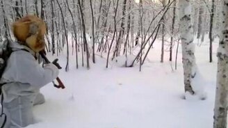 Поймал тетерева голыми руками - смотреть видео (0:44)