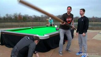 Отличные трюки с бильярдом - смотреть видео (6:28)