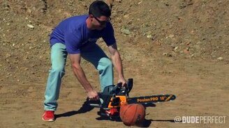 Взрыв пирамиды из мячей - смотреть видео (3:21)