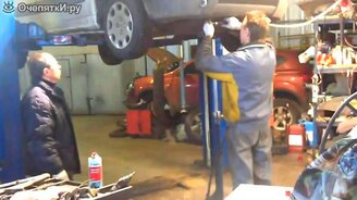 Почему нужно проверять масло в двигателе - смотреть видео (2:39)