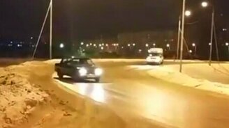 Дрифт на маршрутке - смотреть видео (0:15)